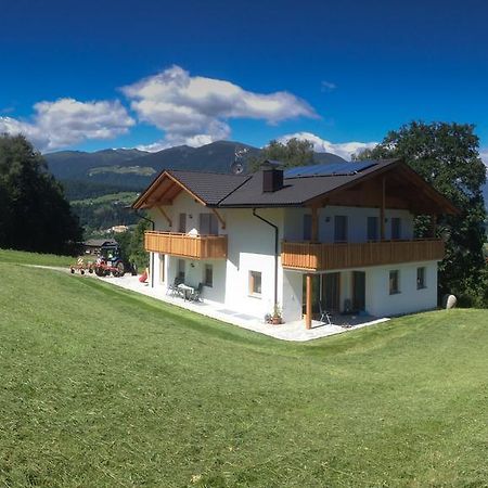 Ferienwohnungen Schlosshaeusl San Lorenzo di Sebato Eksteriør bilde