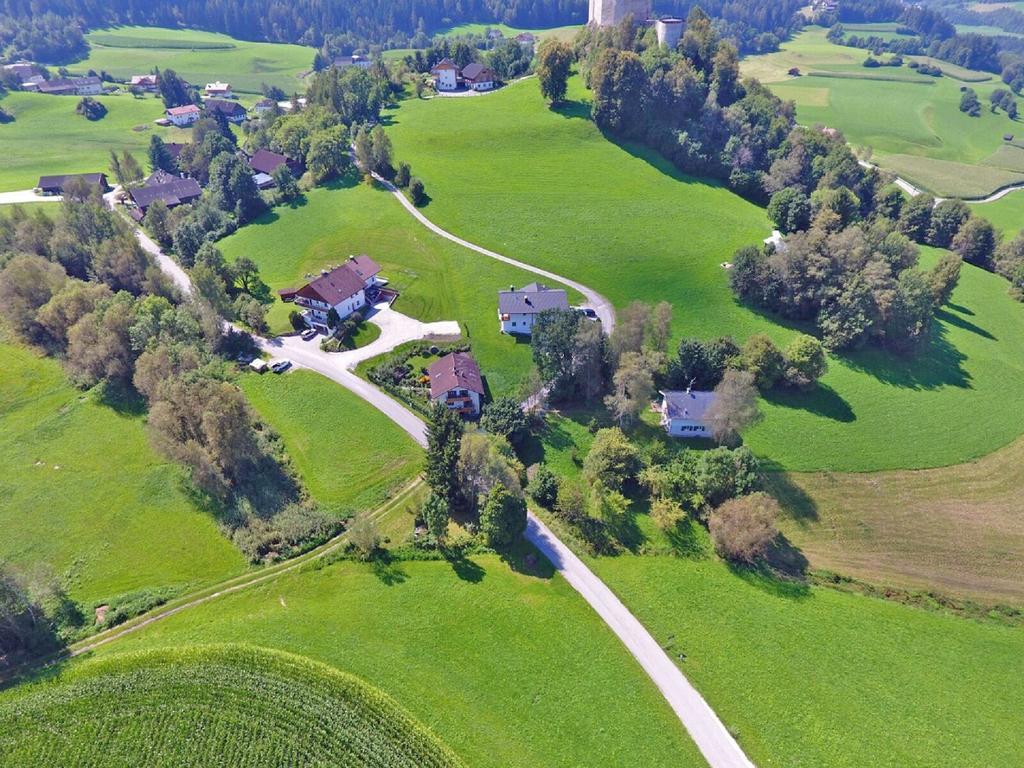 Ferienwohnungen Schlosshausl San Lorenzo di Sebato Eksteriør bilde